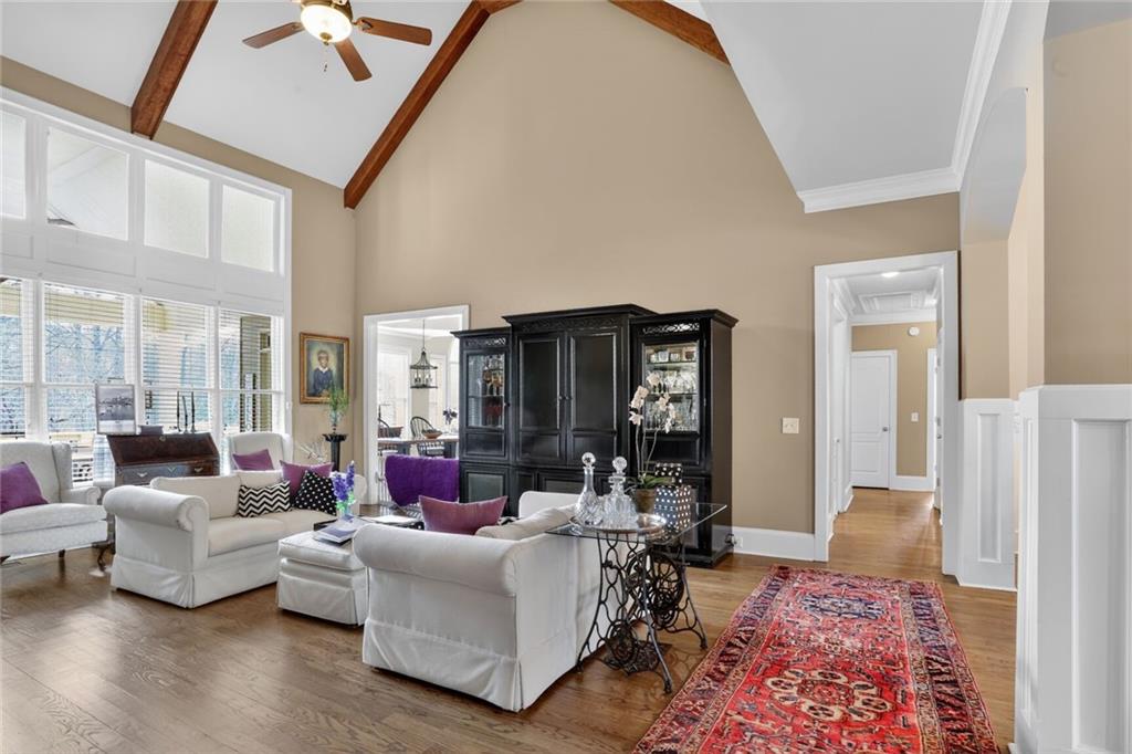 7435 Kingfisher Lane