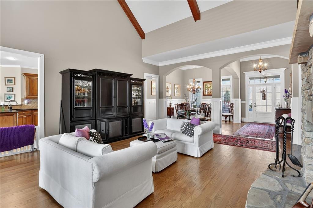 7435 Kingfisher Lane