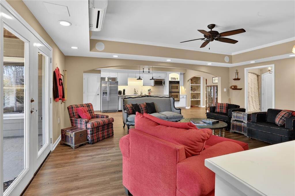 7435 Kingfisher Lane