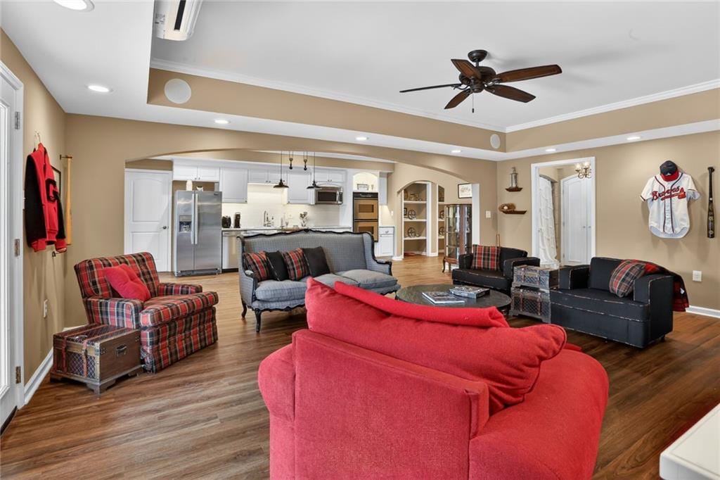 7435 Kingfisher Lane