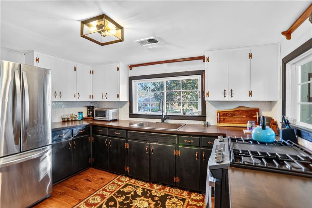 3671 Bishop Drive