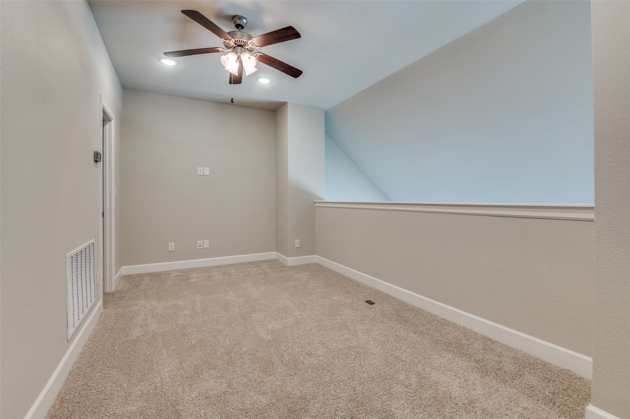 1044 Manacor Lane