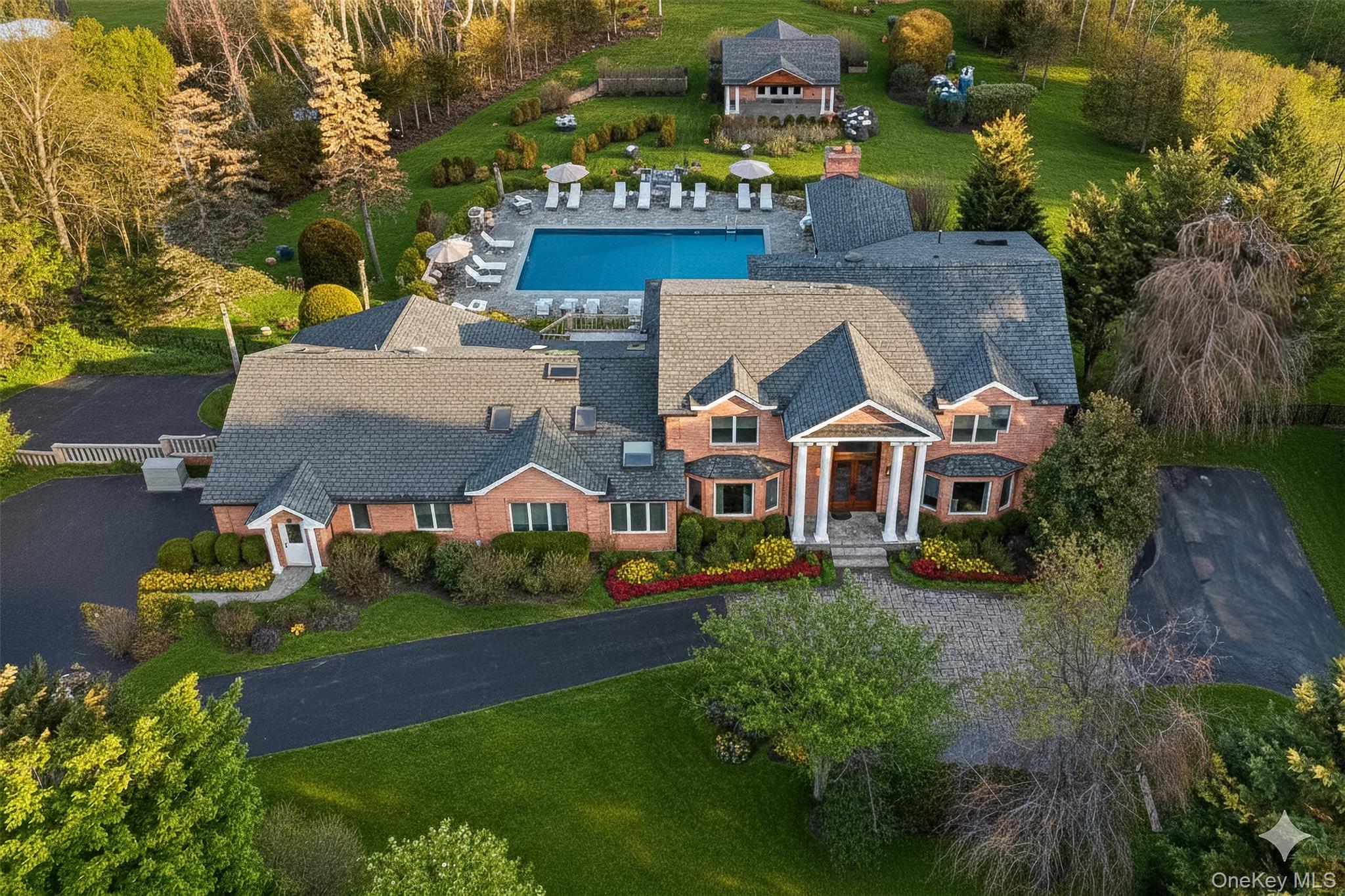 8 Brookville Lane Lane