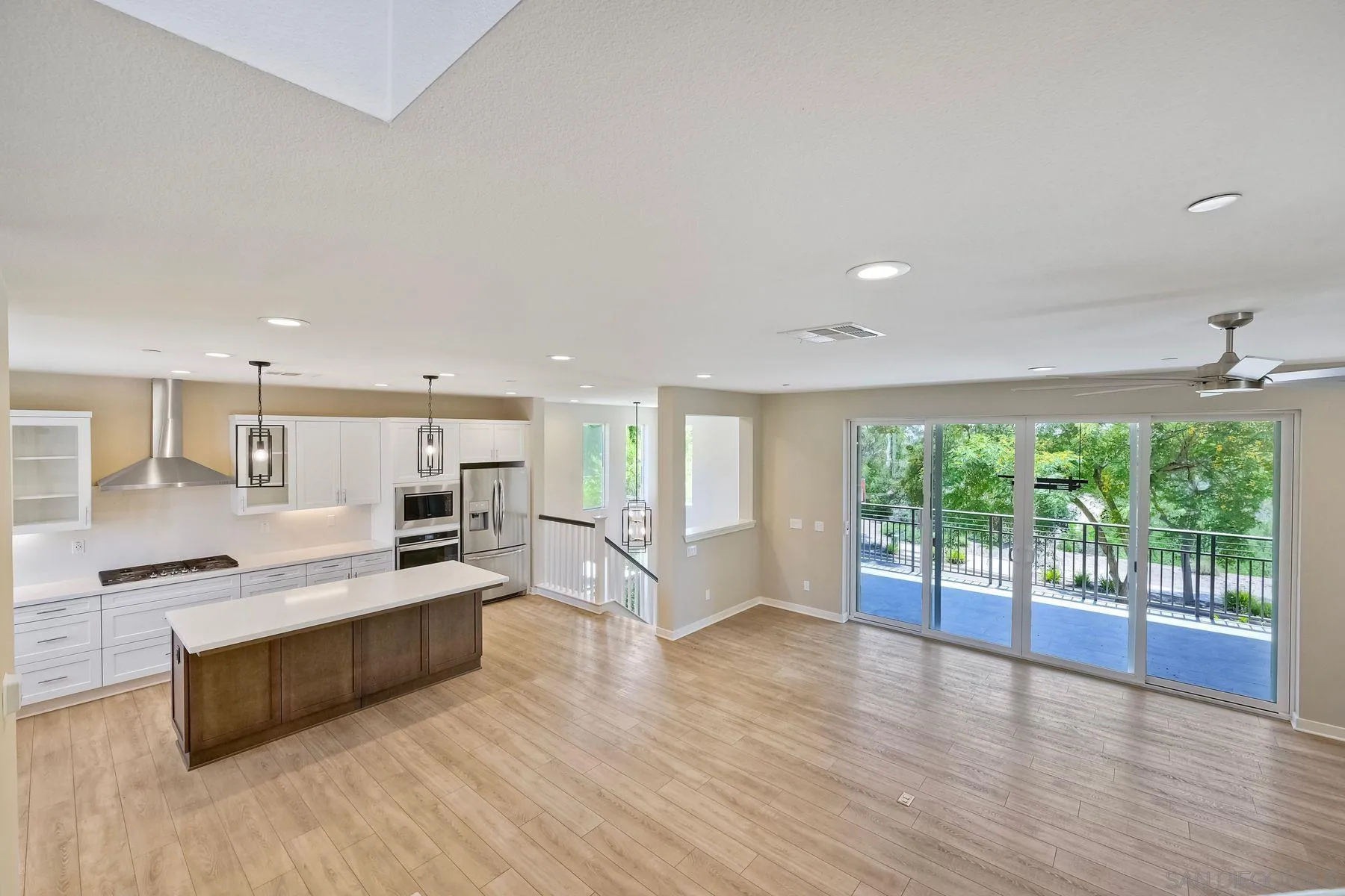 16242 Camden Cir