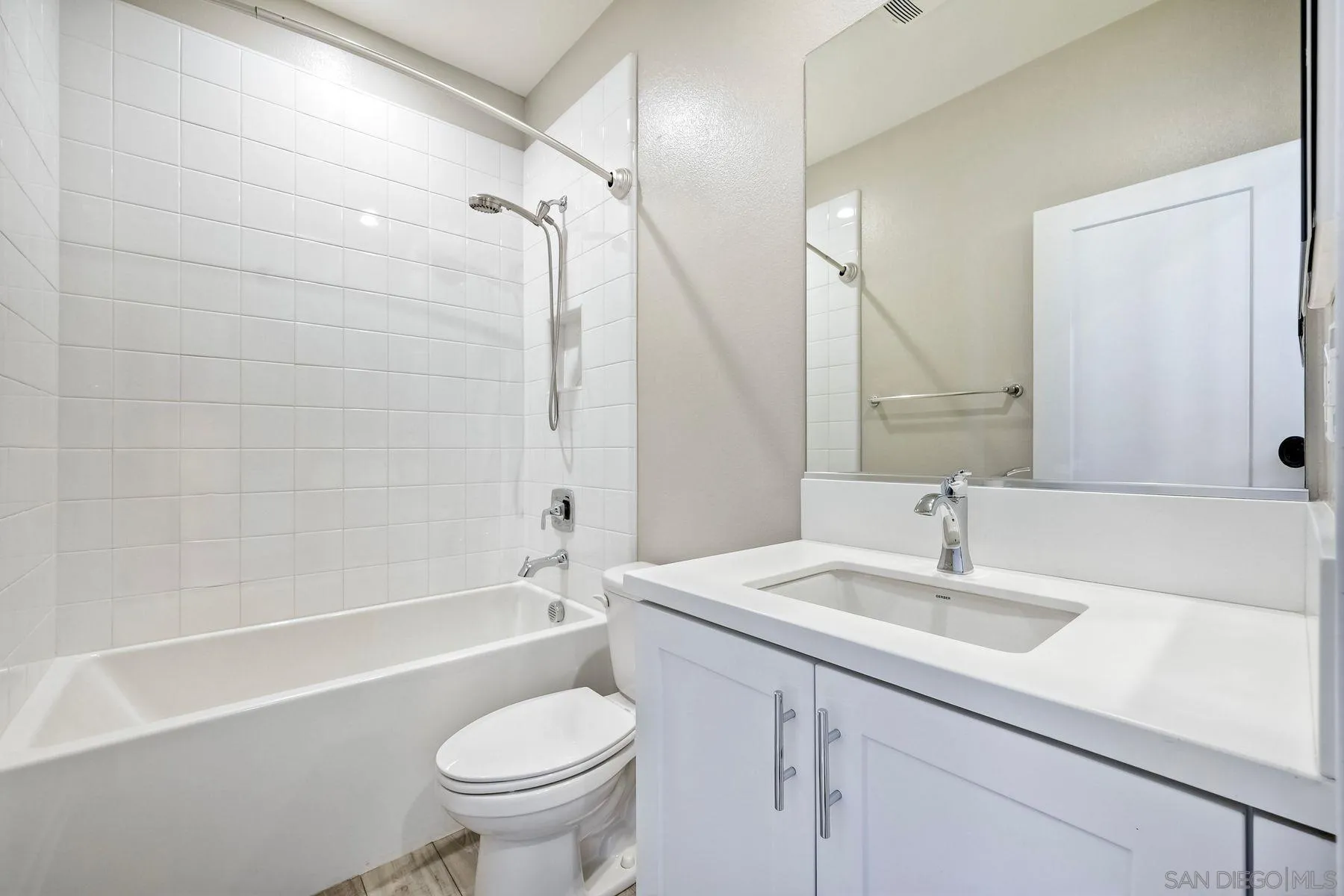 16242 Camden Cir