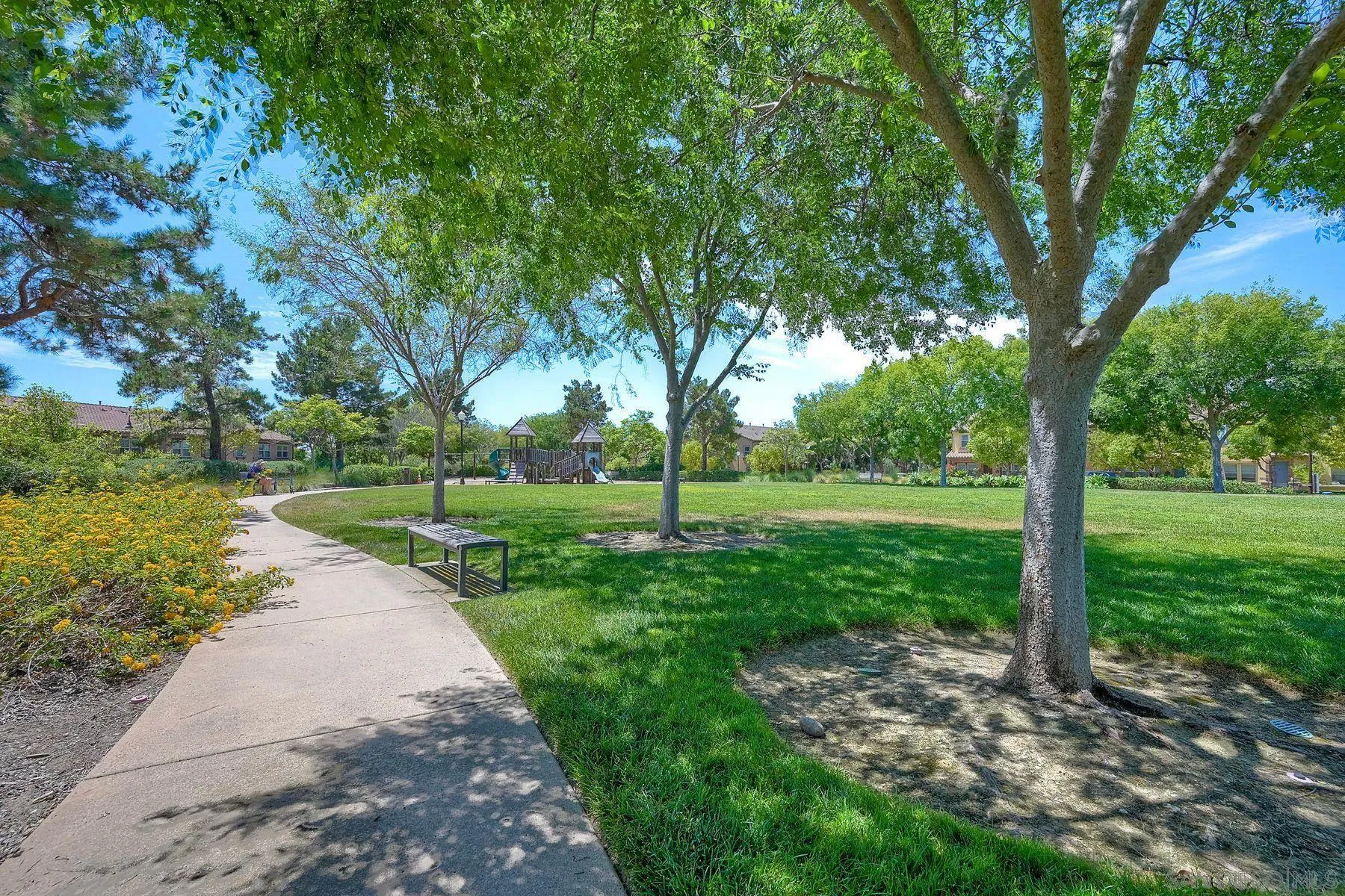 16242 Camden Cir