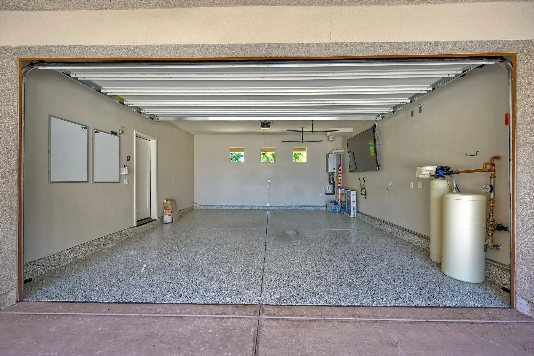16242 Camden Cir