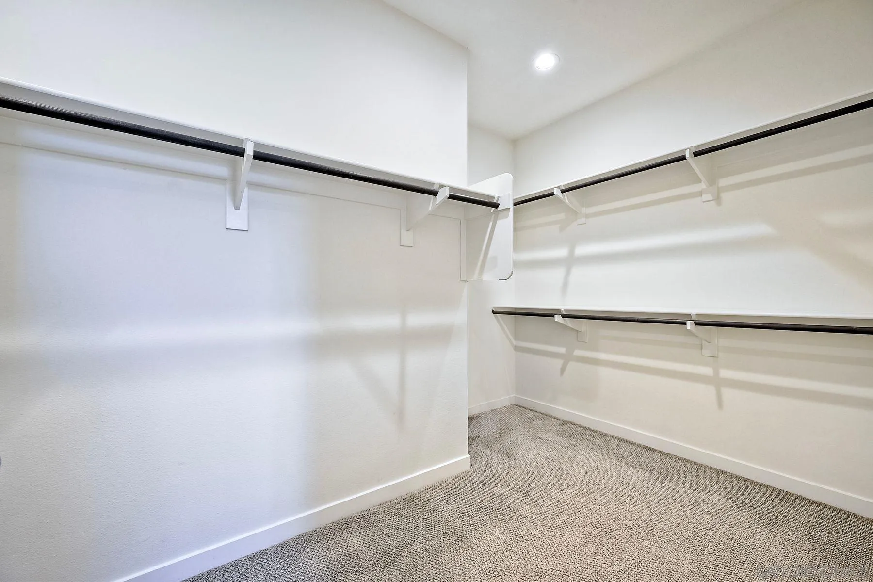 16242 Camden Cir