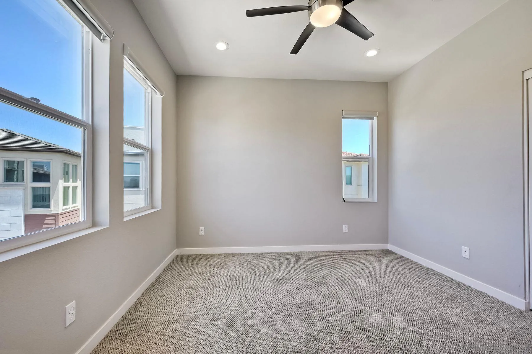 16242 Camden Cir