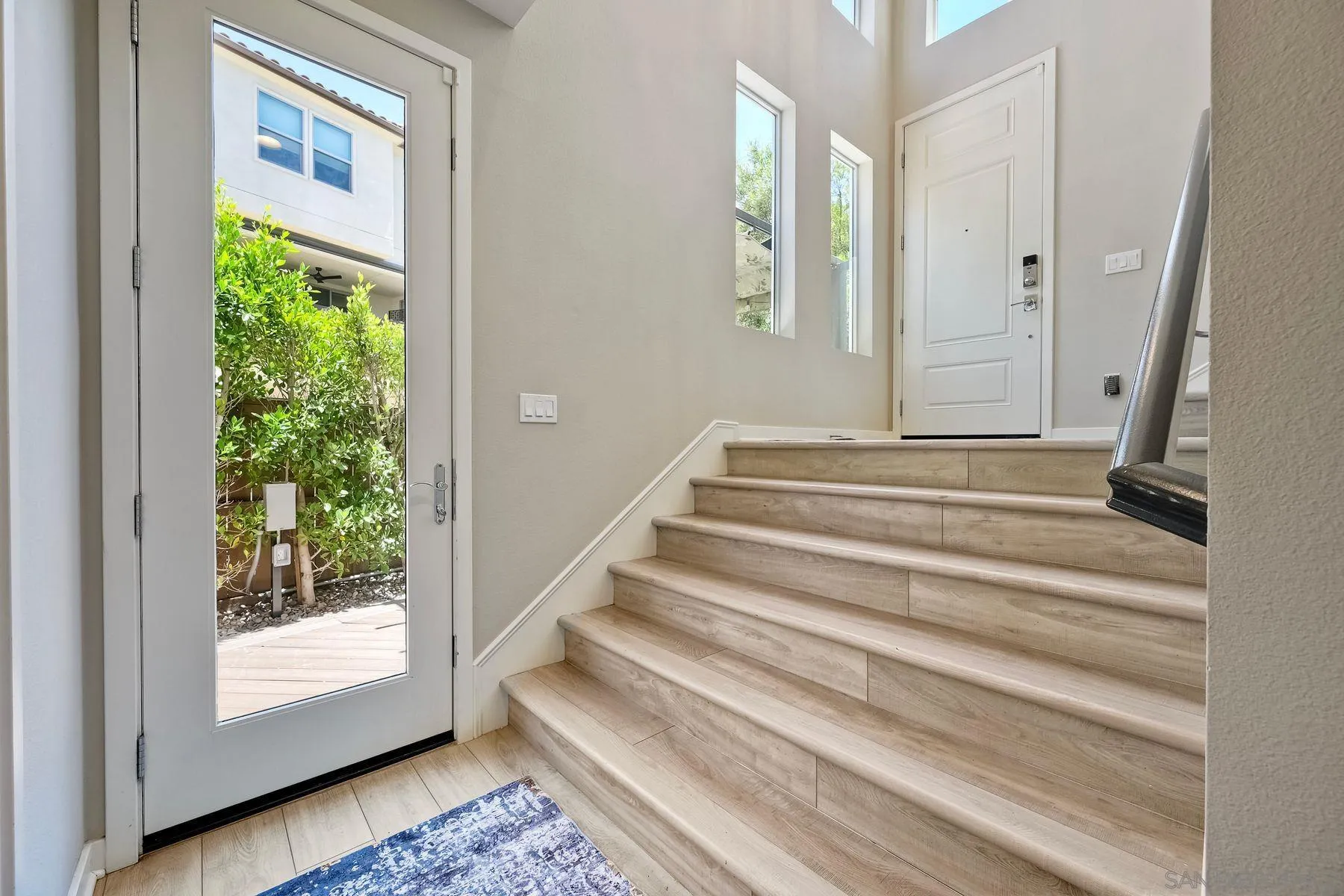 16242 Camden Cir