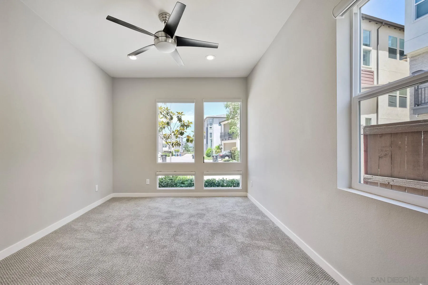16242 Camden Cir