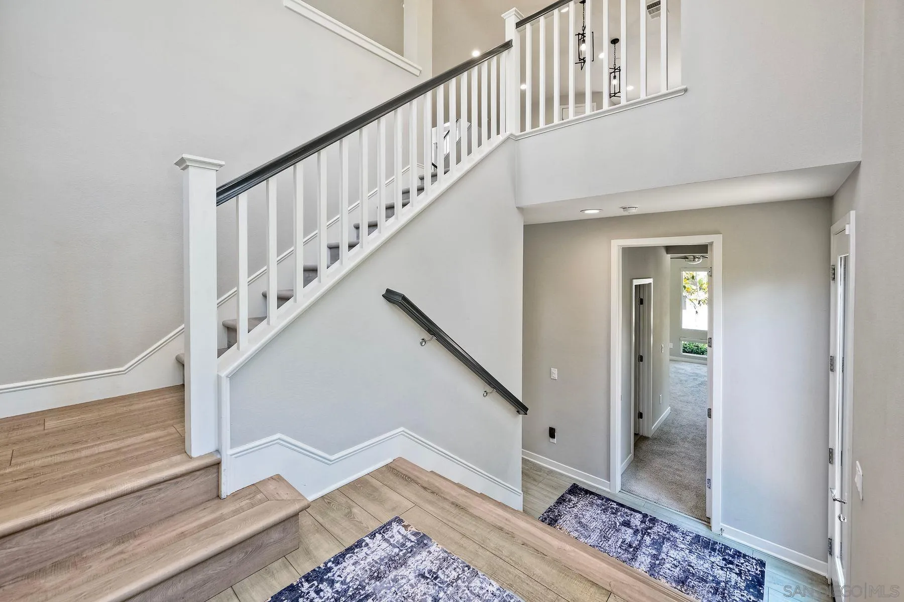 16242 Camden Cir