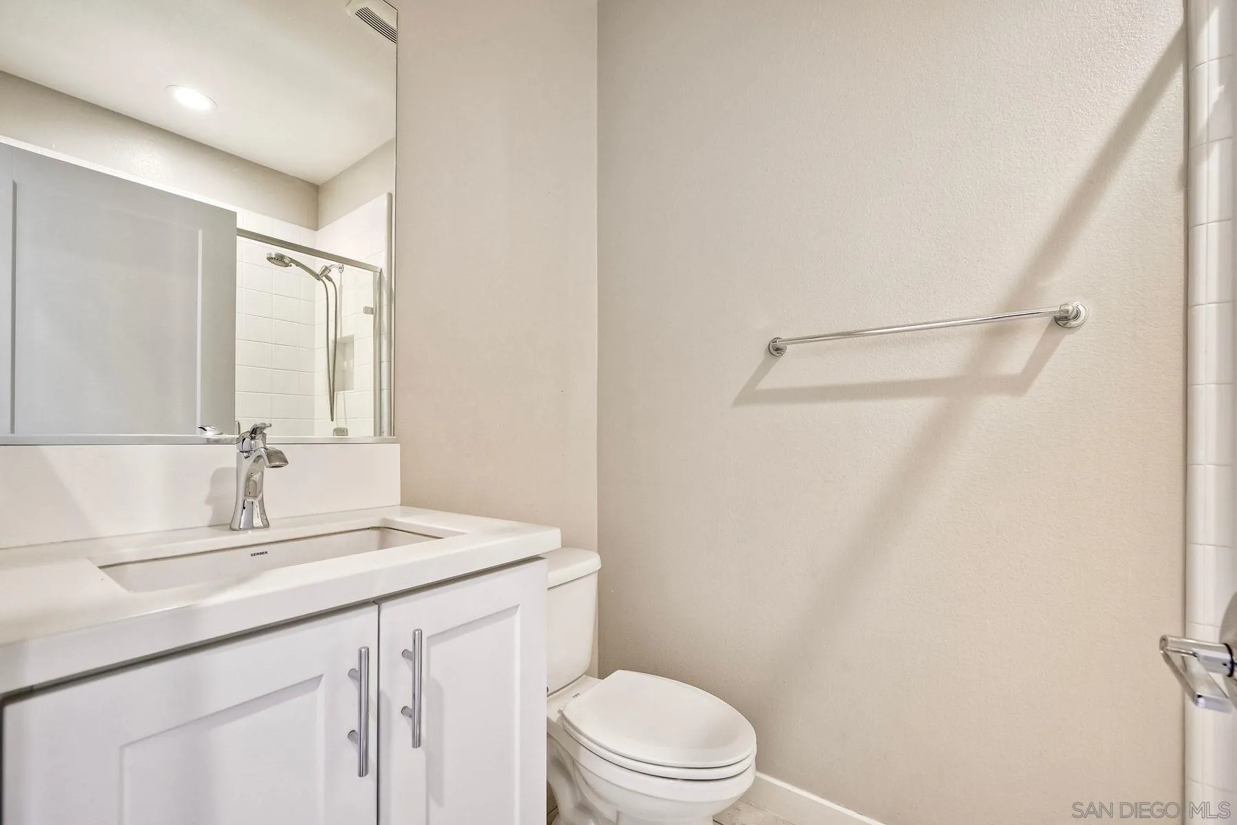 16242 Camden Cir