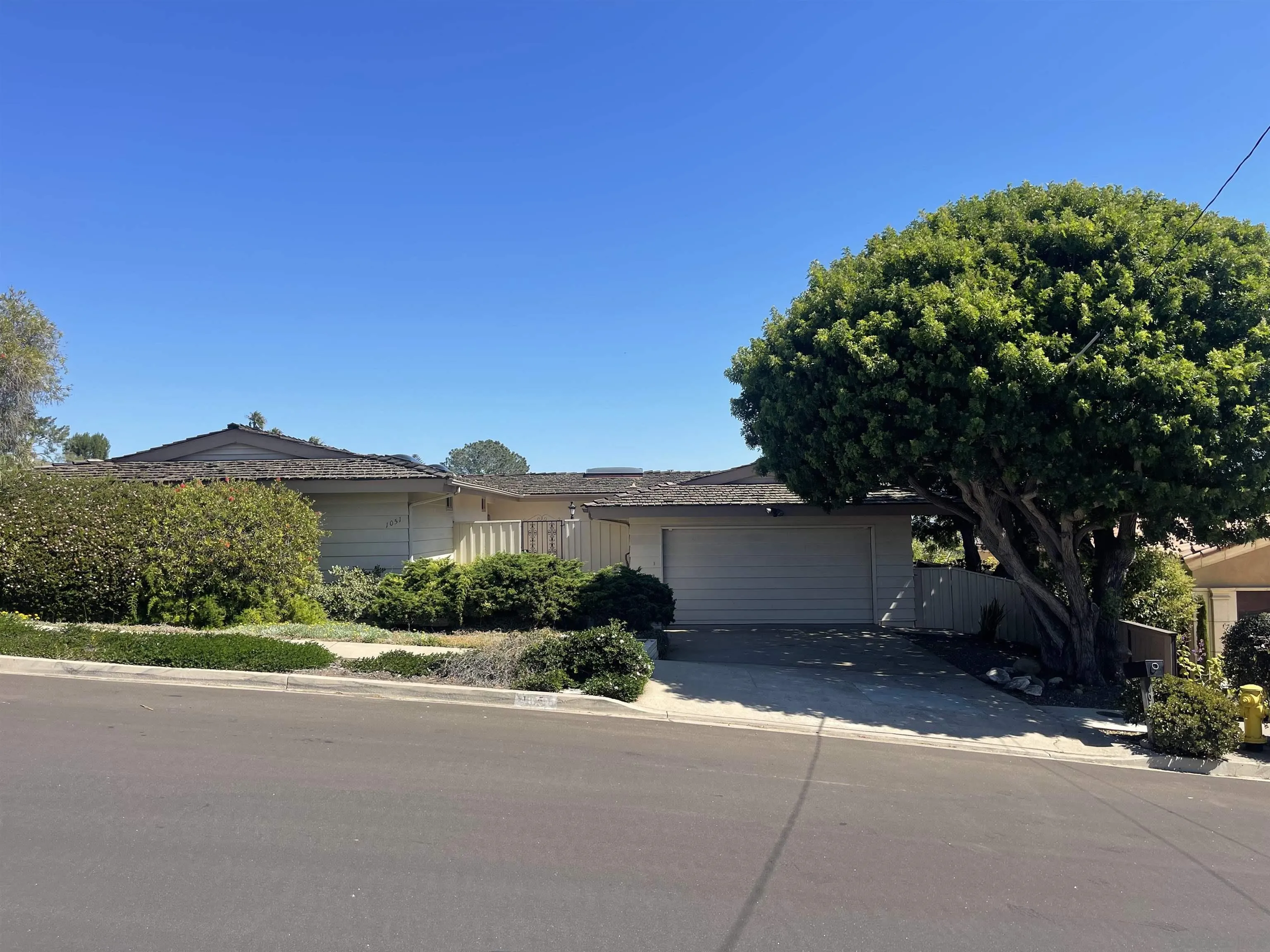 1051 La Jolla Rancho Rd