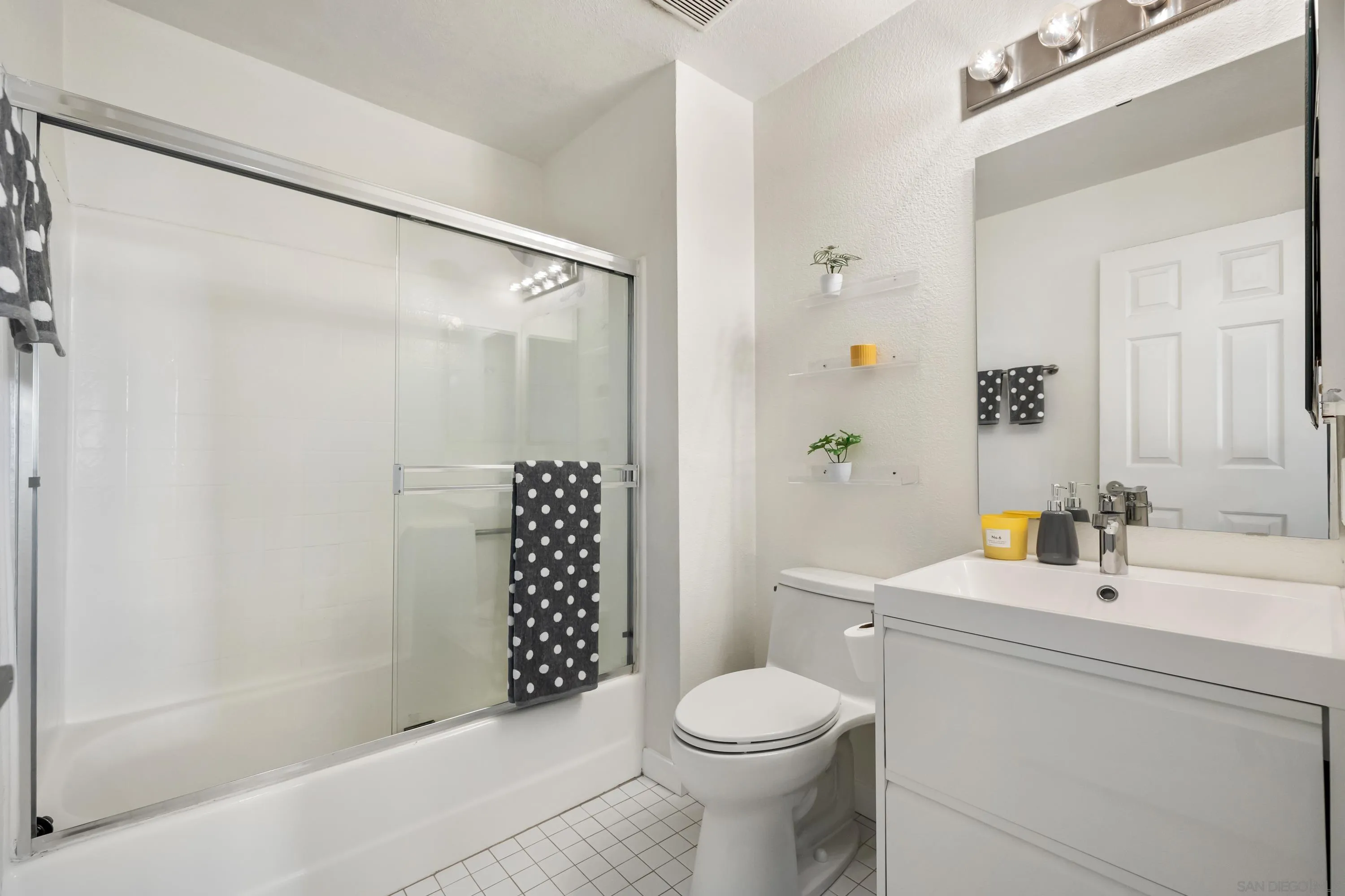 3961 Hortensia St Unit H4