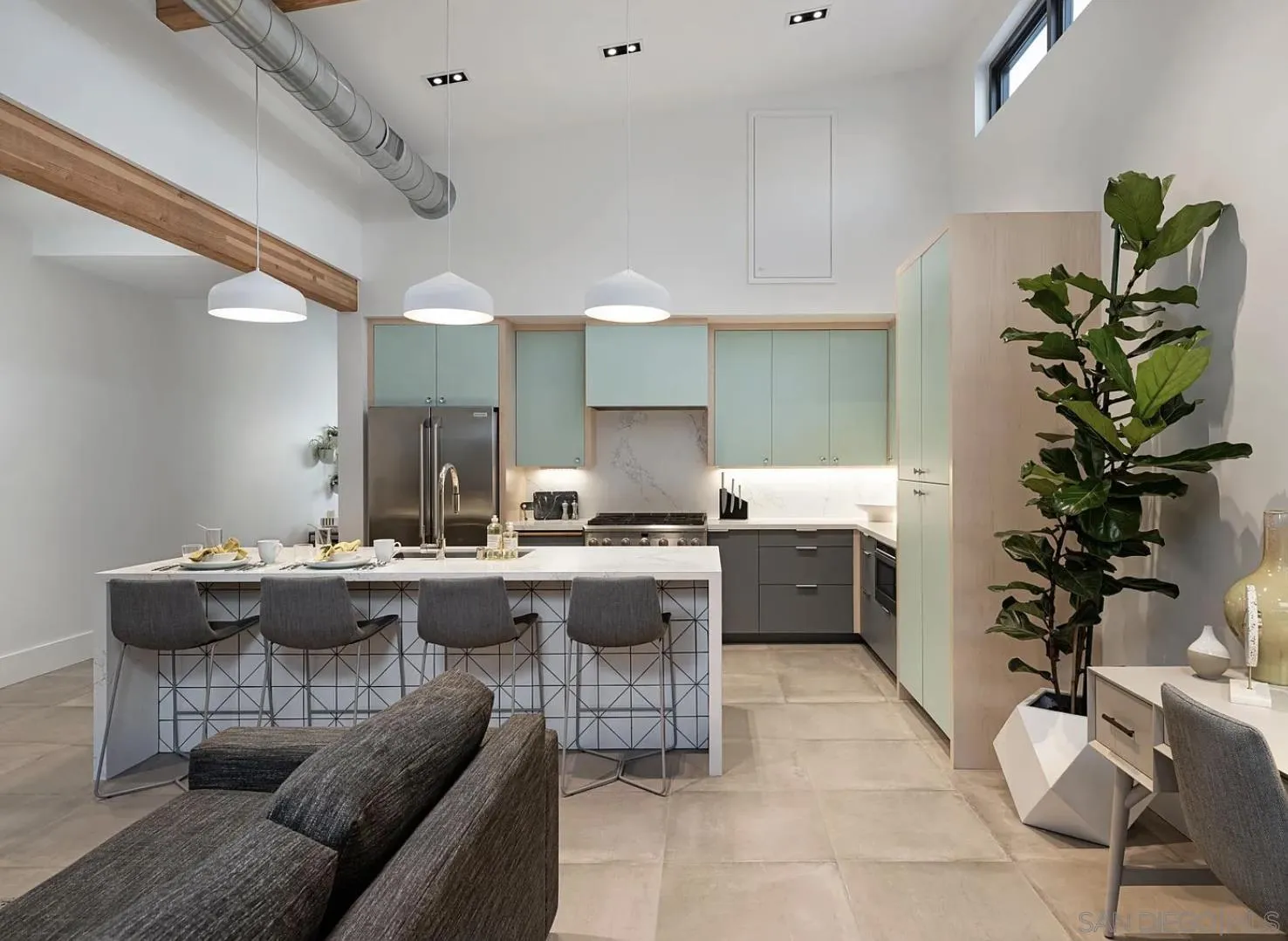 330 S Cedros Ave Unit Apt 7