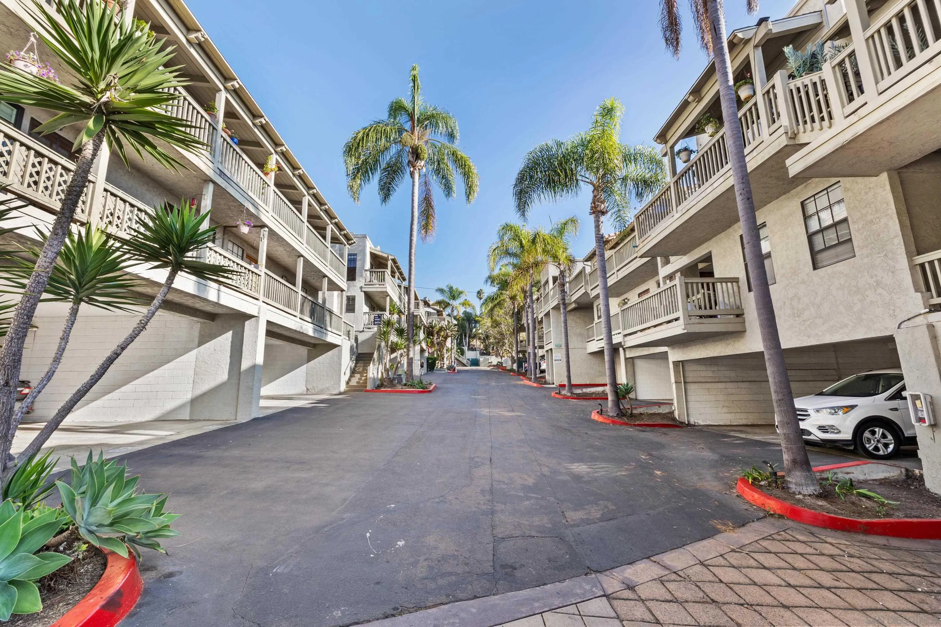 3961 Hortensia St Unit H4