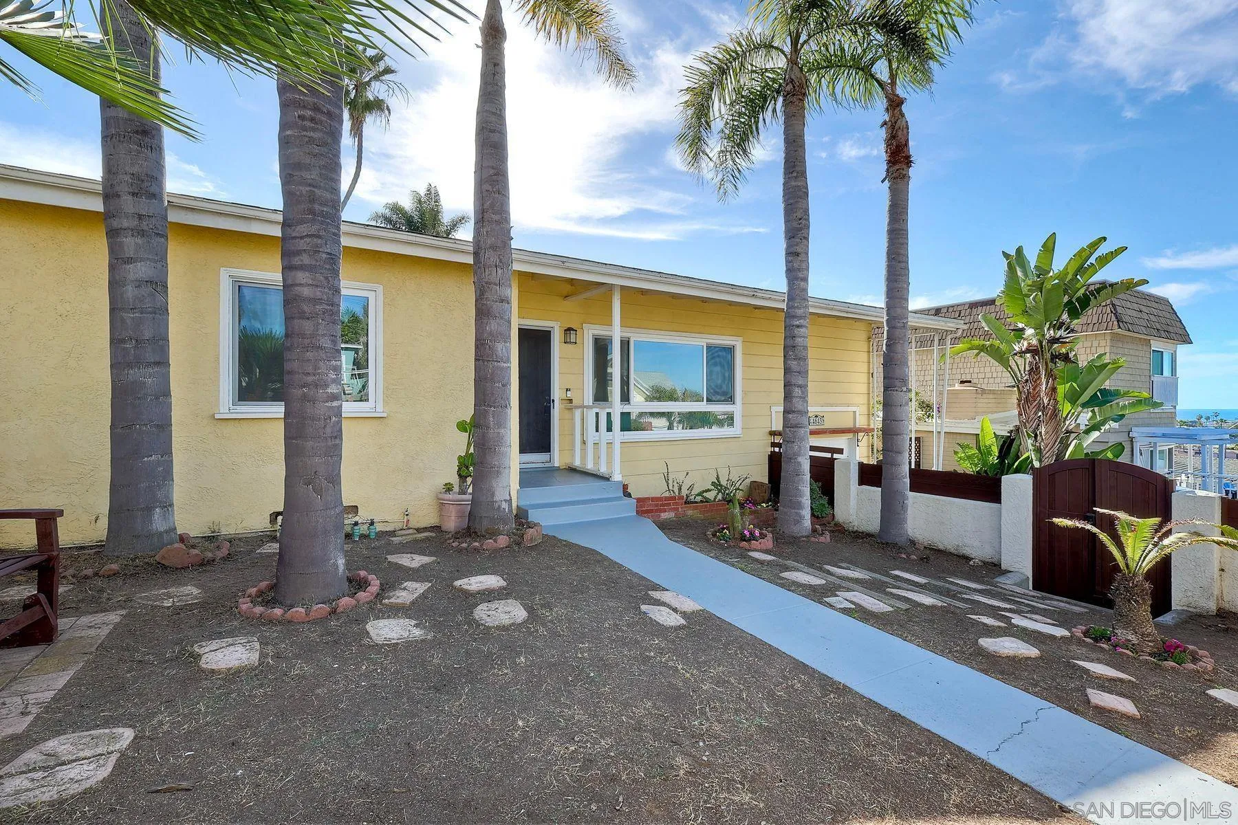 4643 Narragansett Ave