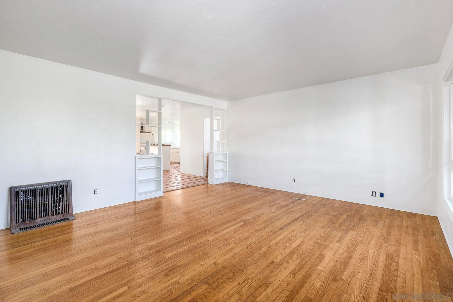 4643 Narragansett Ave