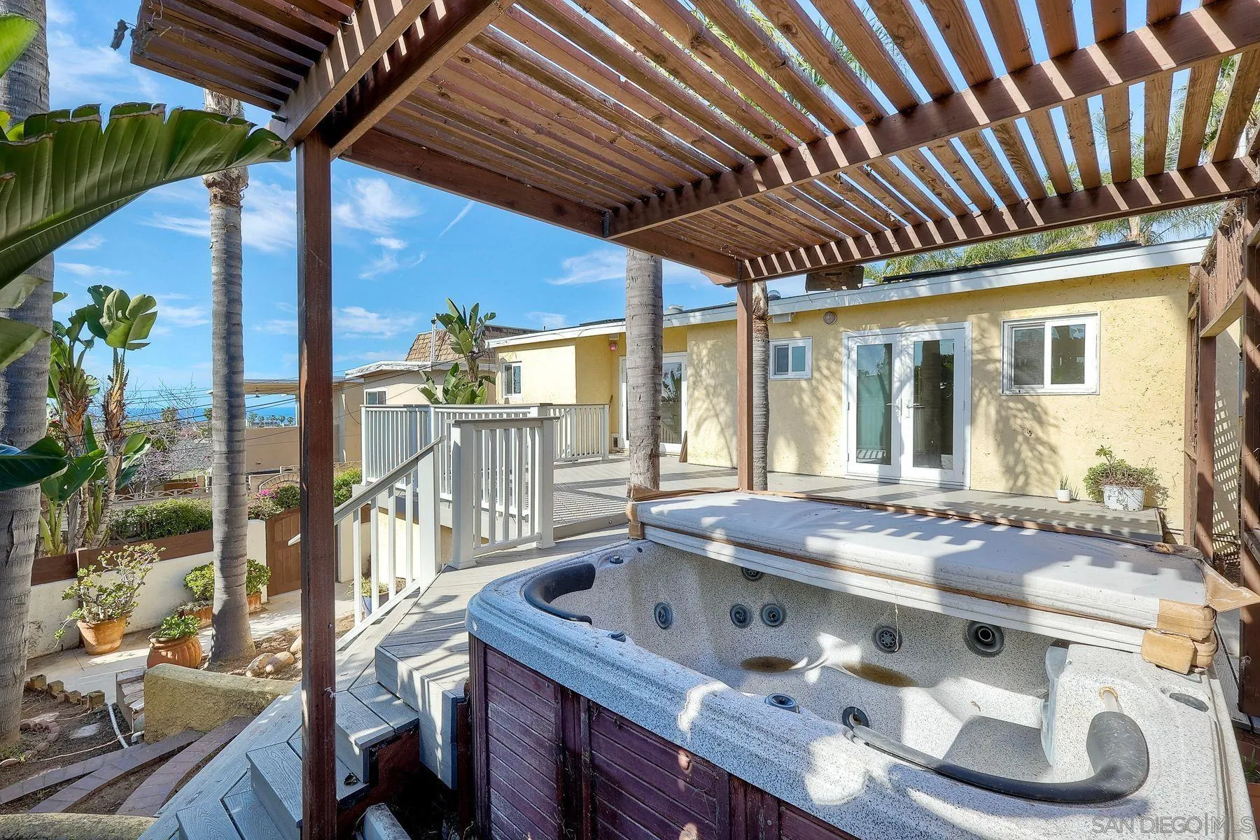 4643 Narragansett Ave