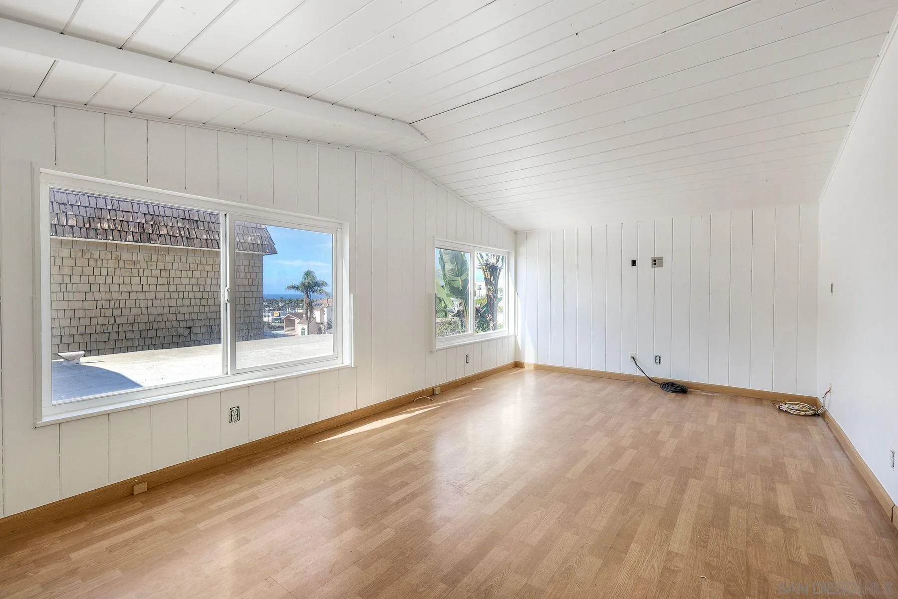 4643 Narragansett Ave