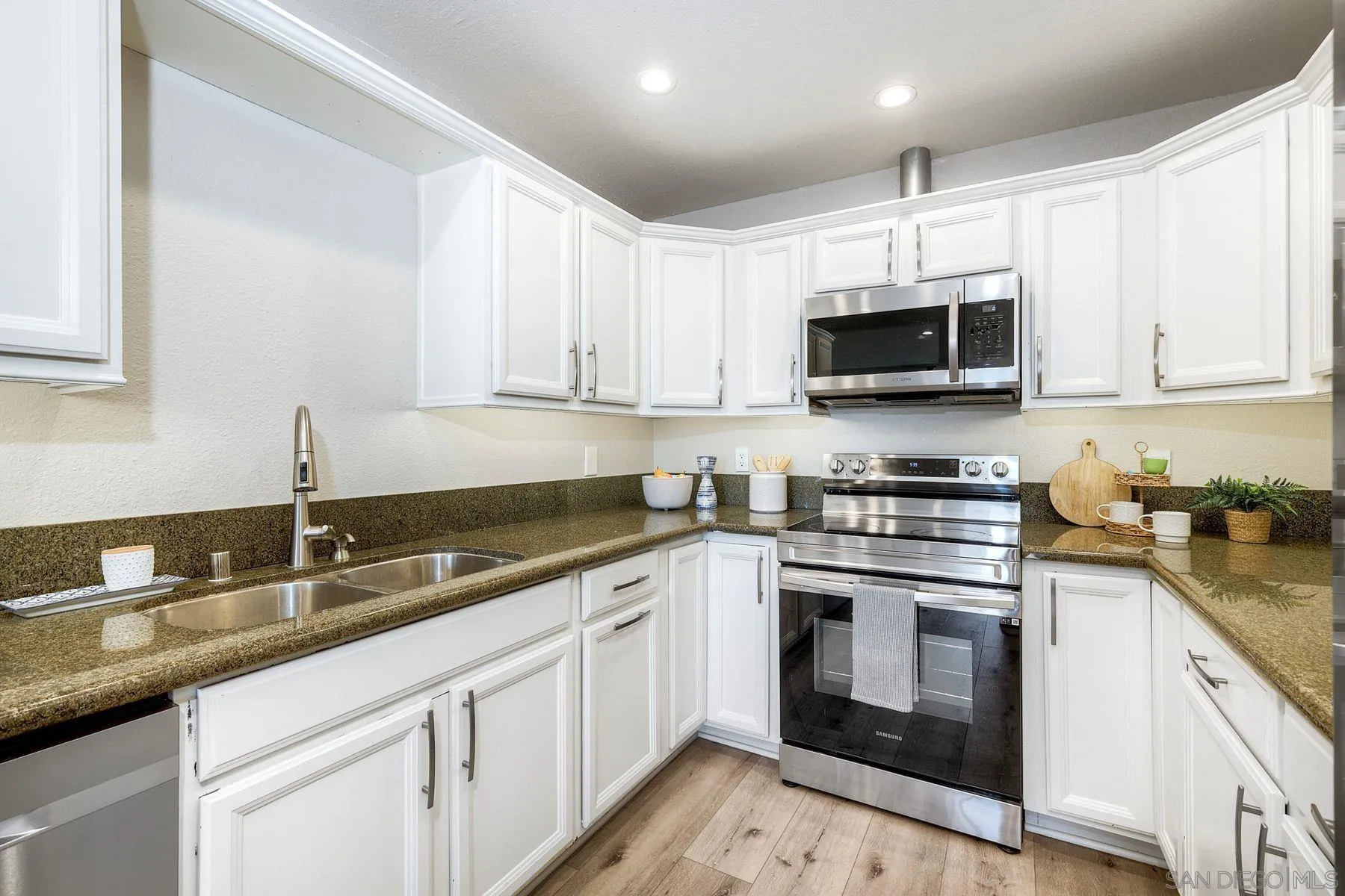 10325 Caminito Cuervo Unit 204