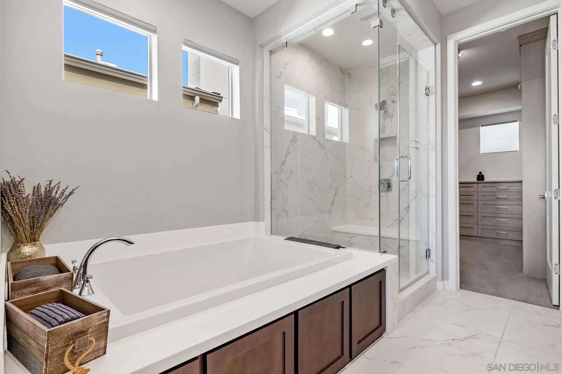 16240 Camden Cir