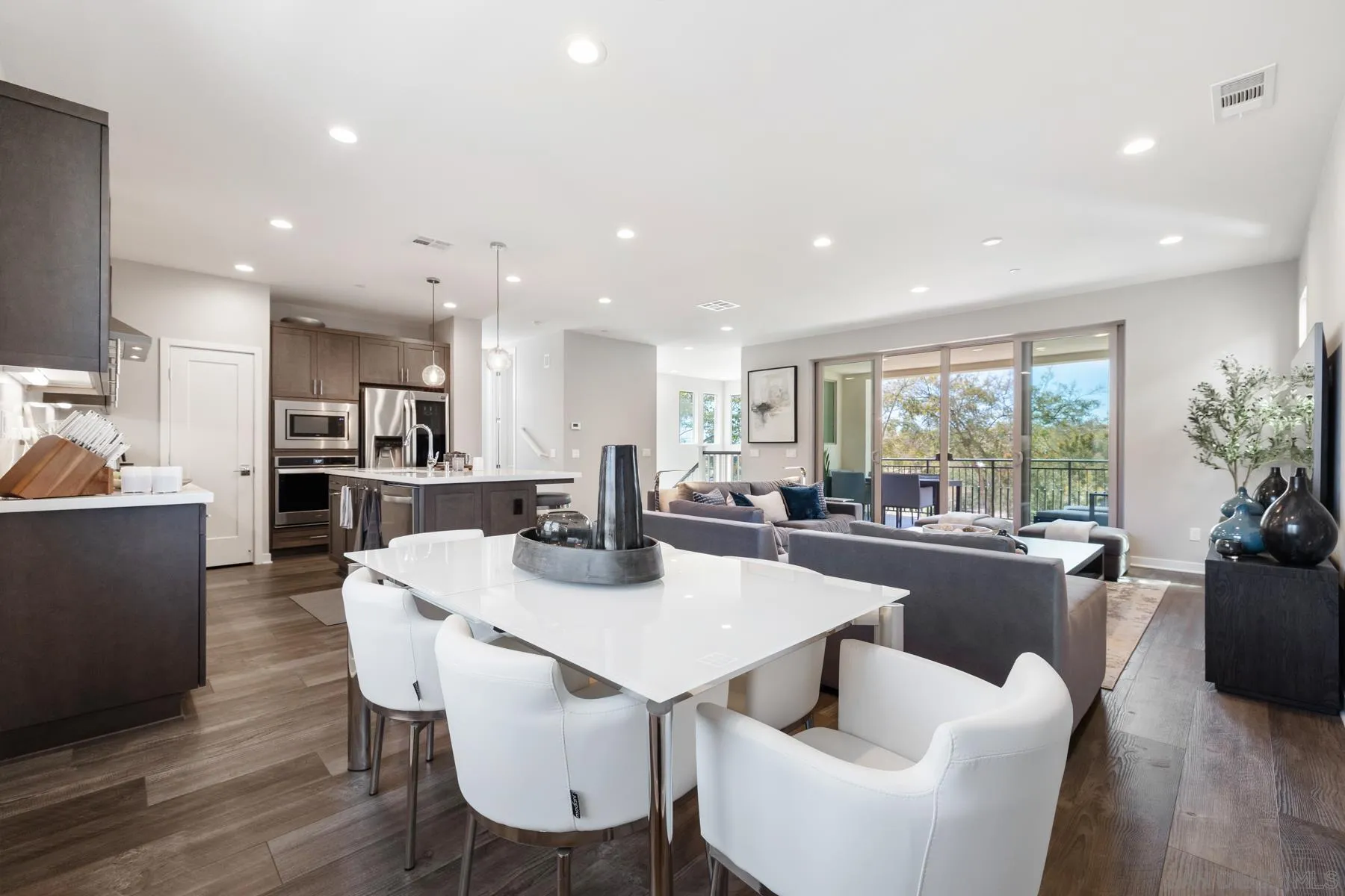 16240 Camden Cir