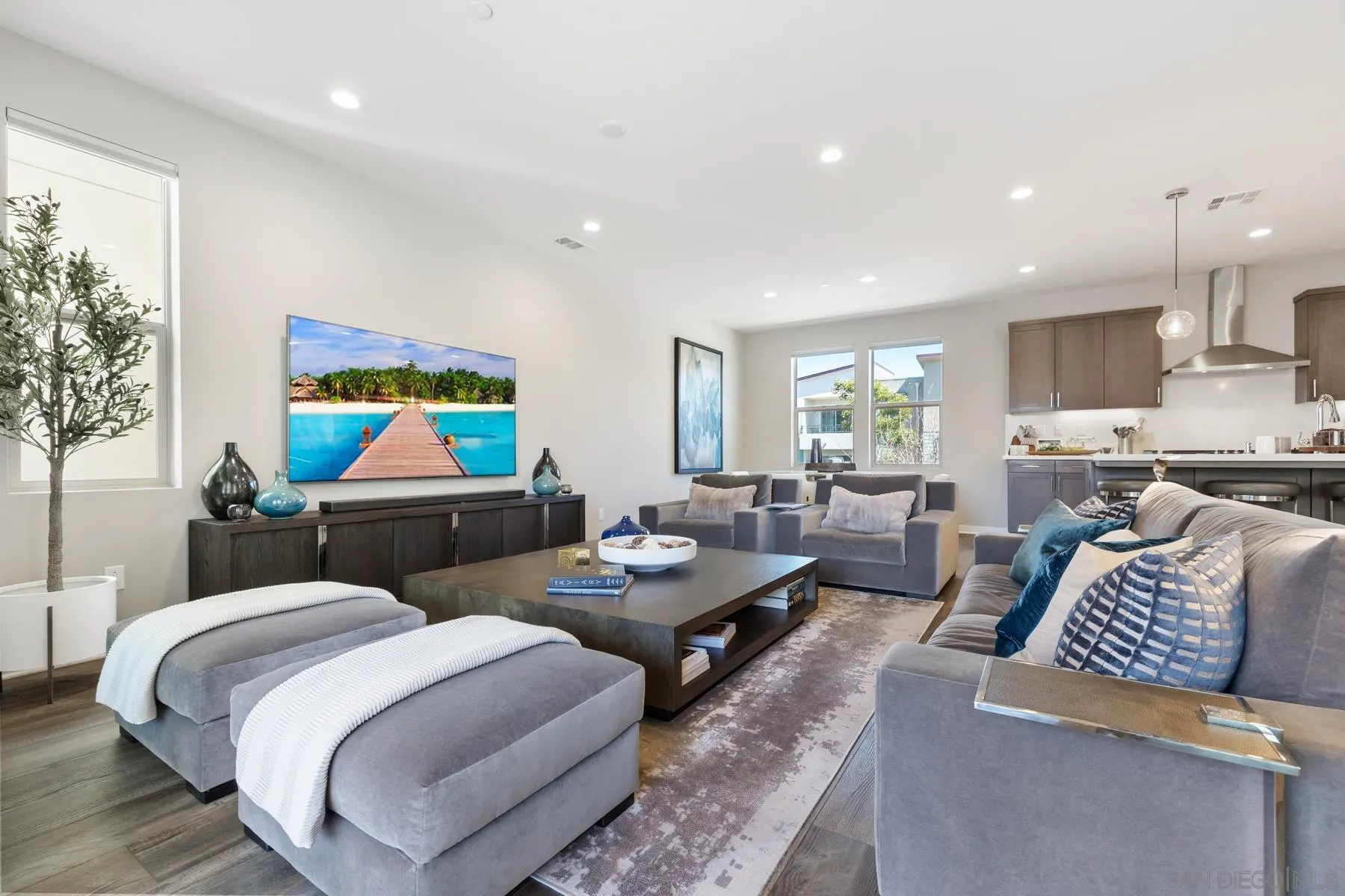 16240 Camden Cir