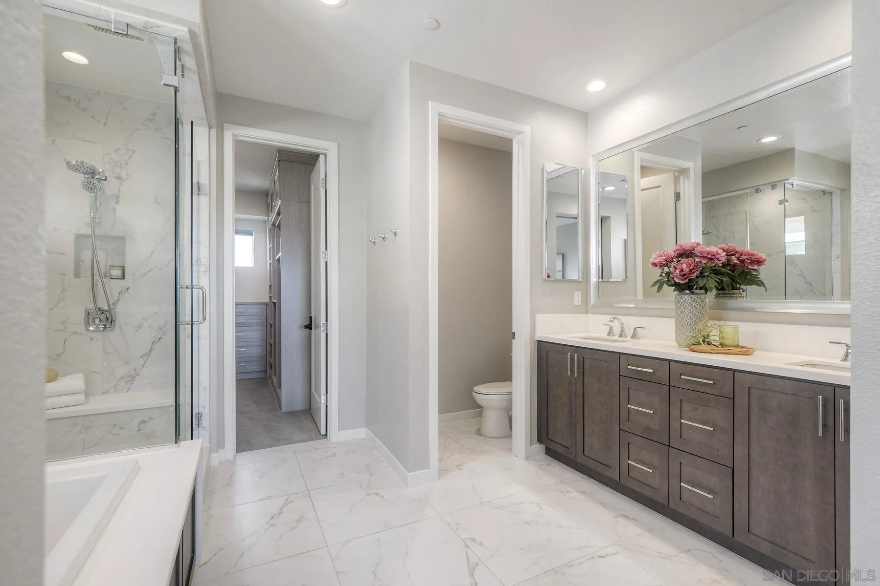16240 Camden Cir