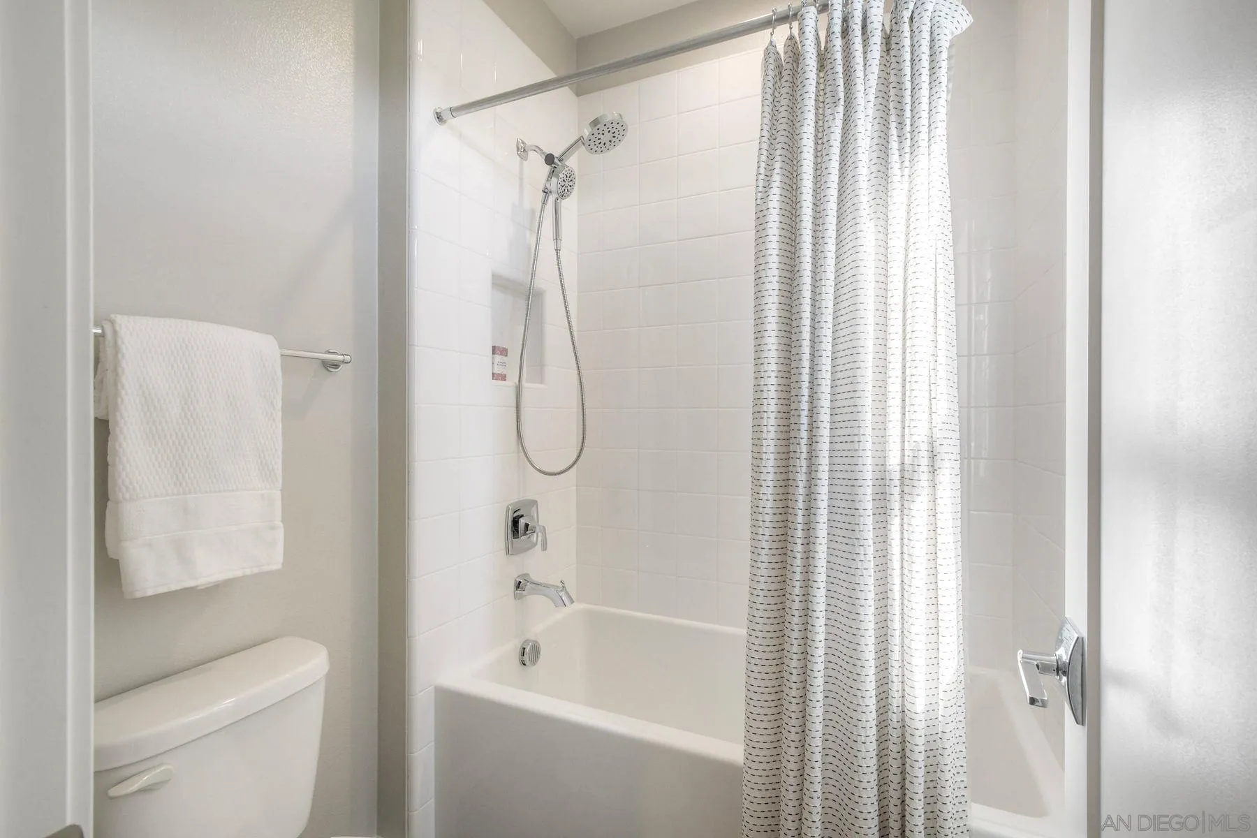 16240 Camden Cir