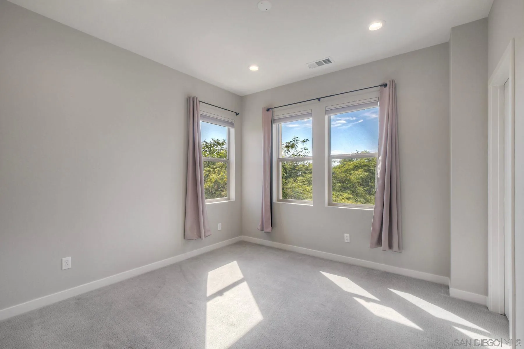 16240 Camden Cir