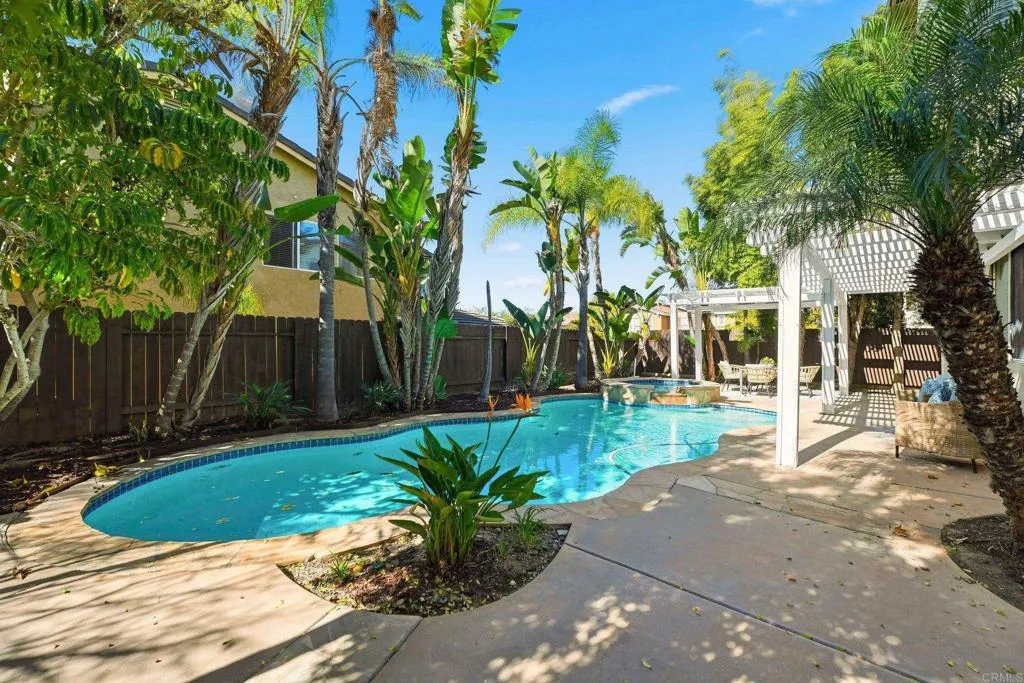 16488 Fox Valley Drive