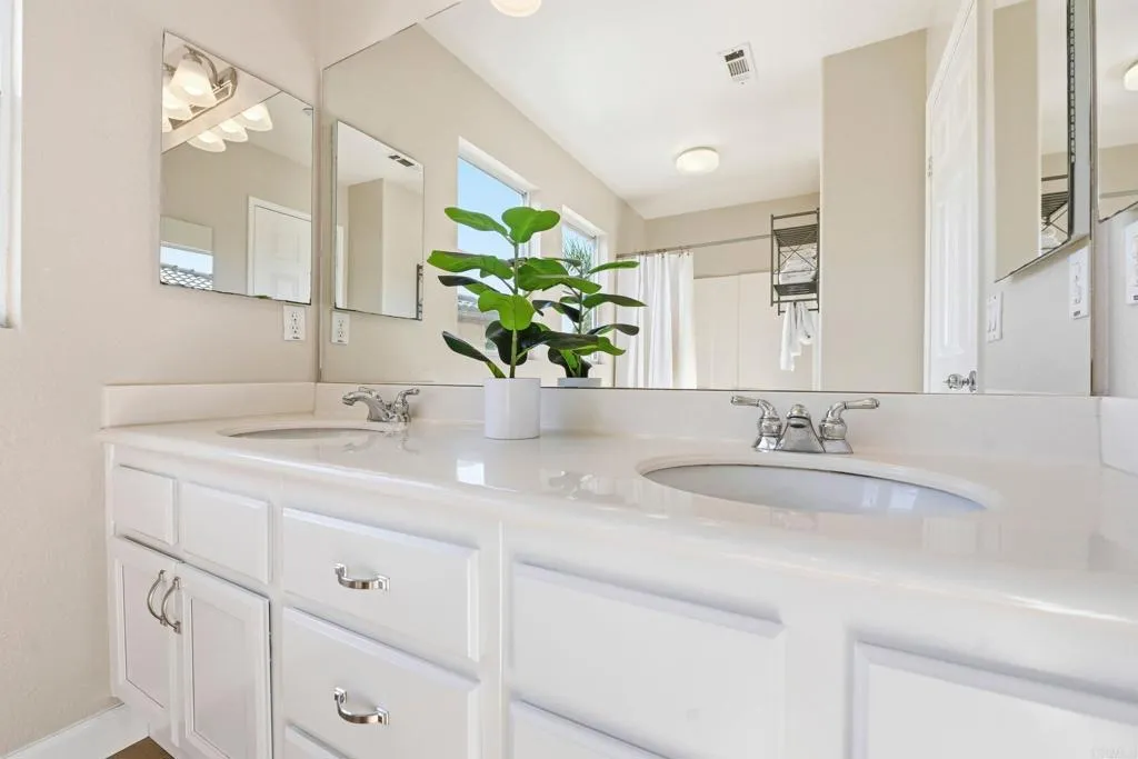 16488 Fox Valley Drive