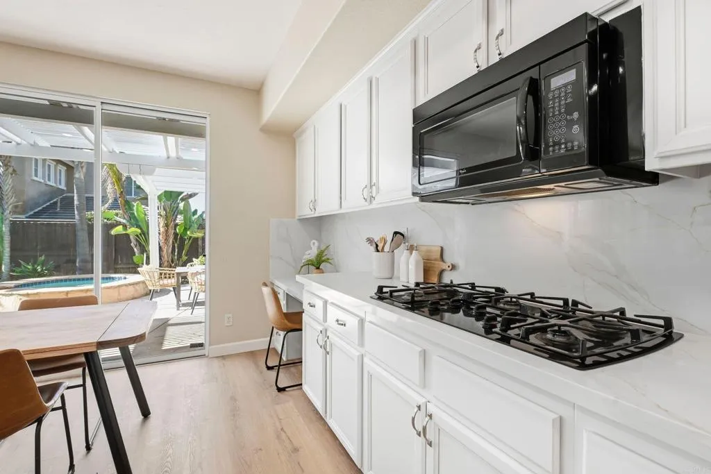 16488 Fox Valley Drive