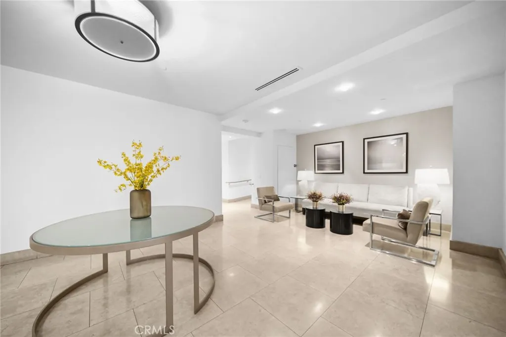 1440 Veteran Avenue Unit 241