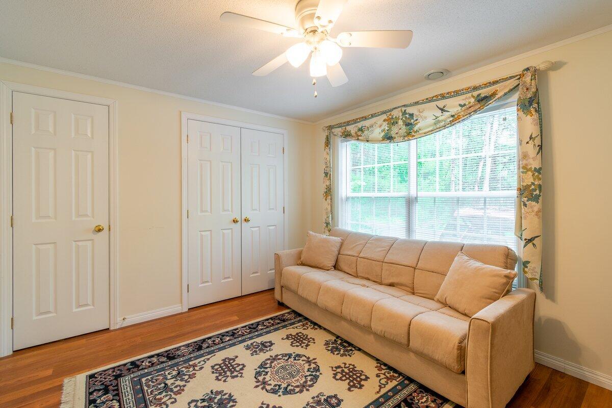 10 Mountainside Park