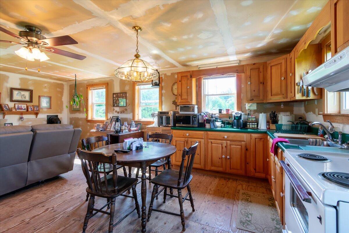 660 Old County Road