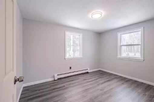41 Forest Street W