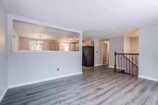 41 Forest Street W