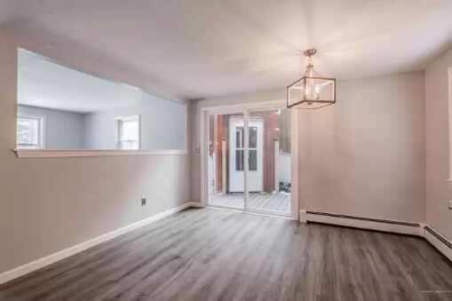 41 Forest Street W