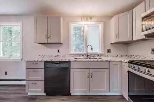 41 Forest Street W