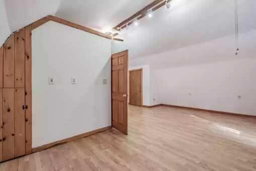 41 Forest Street W