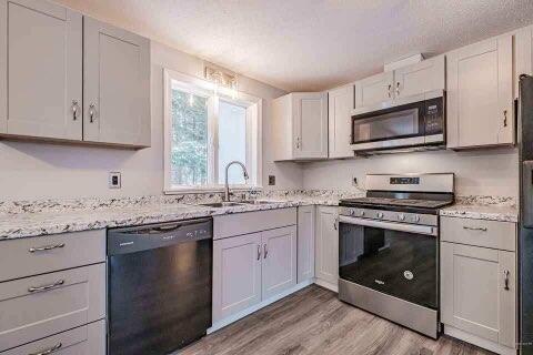 41 Forest Street W