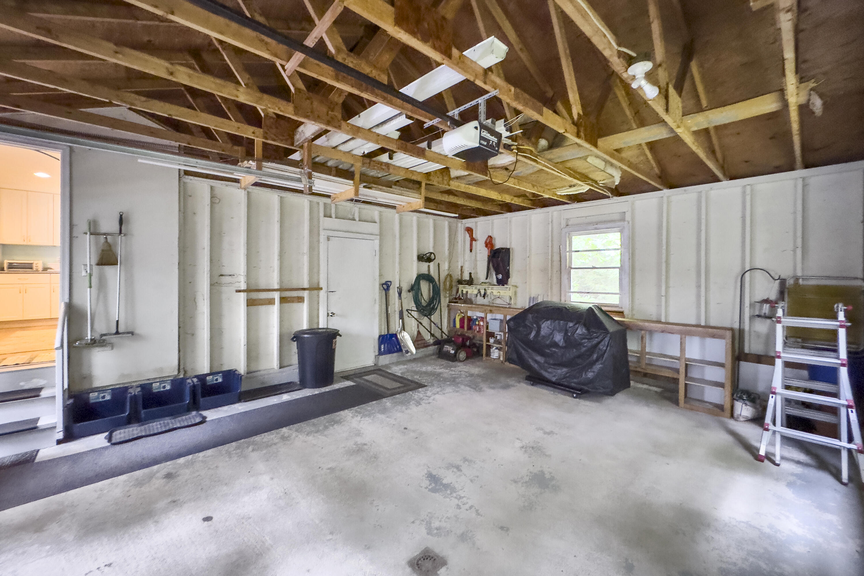 9 Woodcrest Avenue