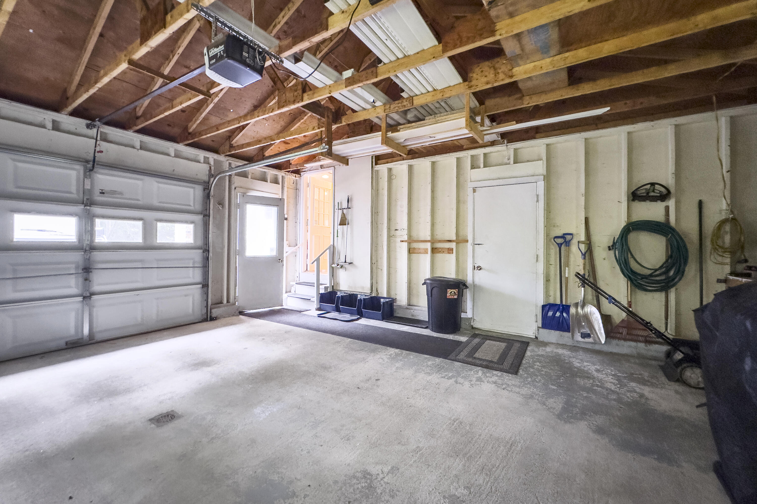9 Woodcrest Avenue