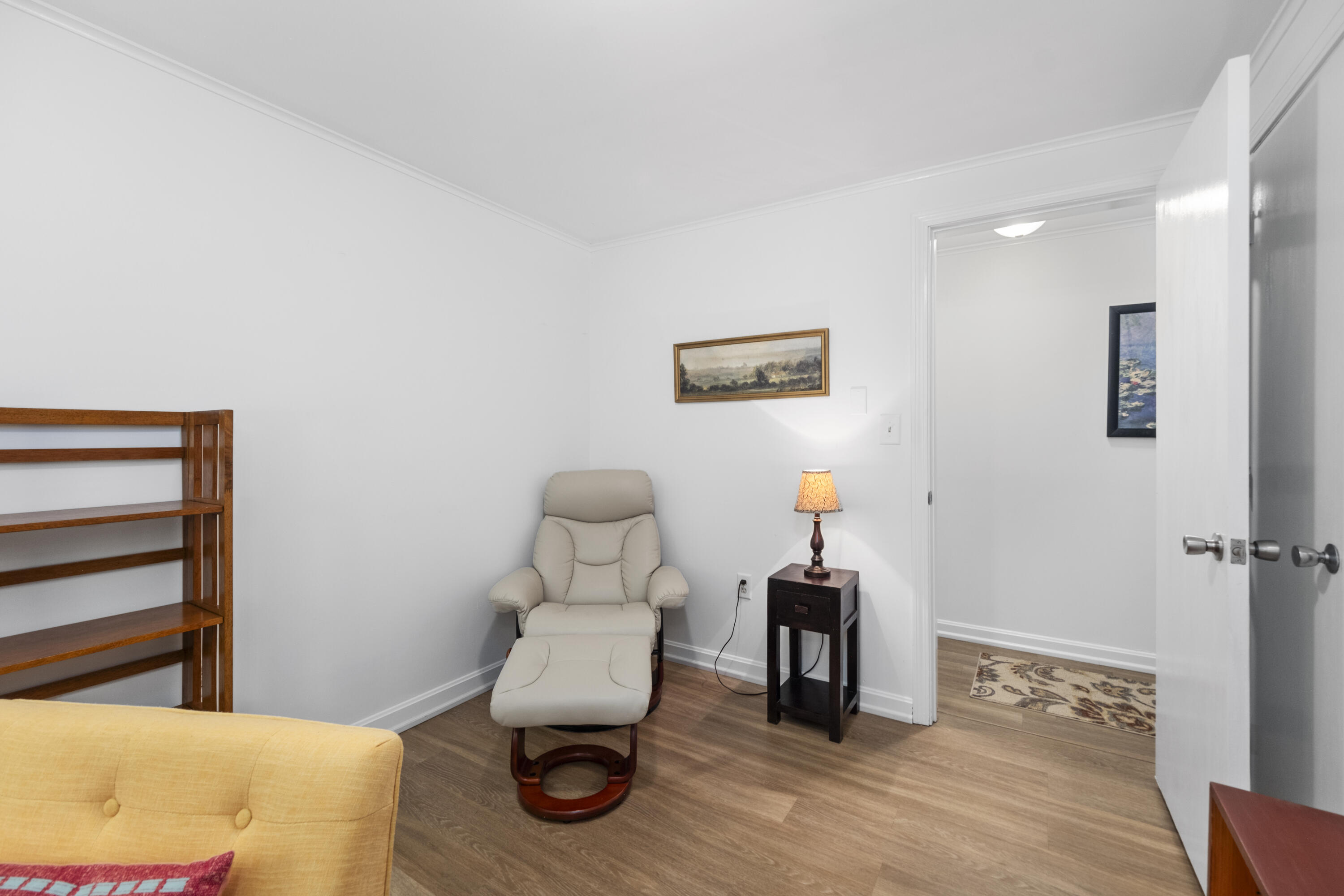 9 Woodcrest Avenue