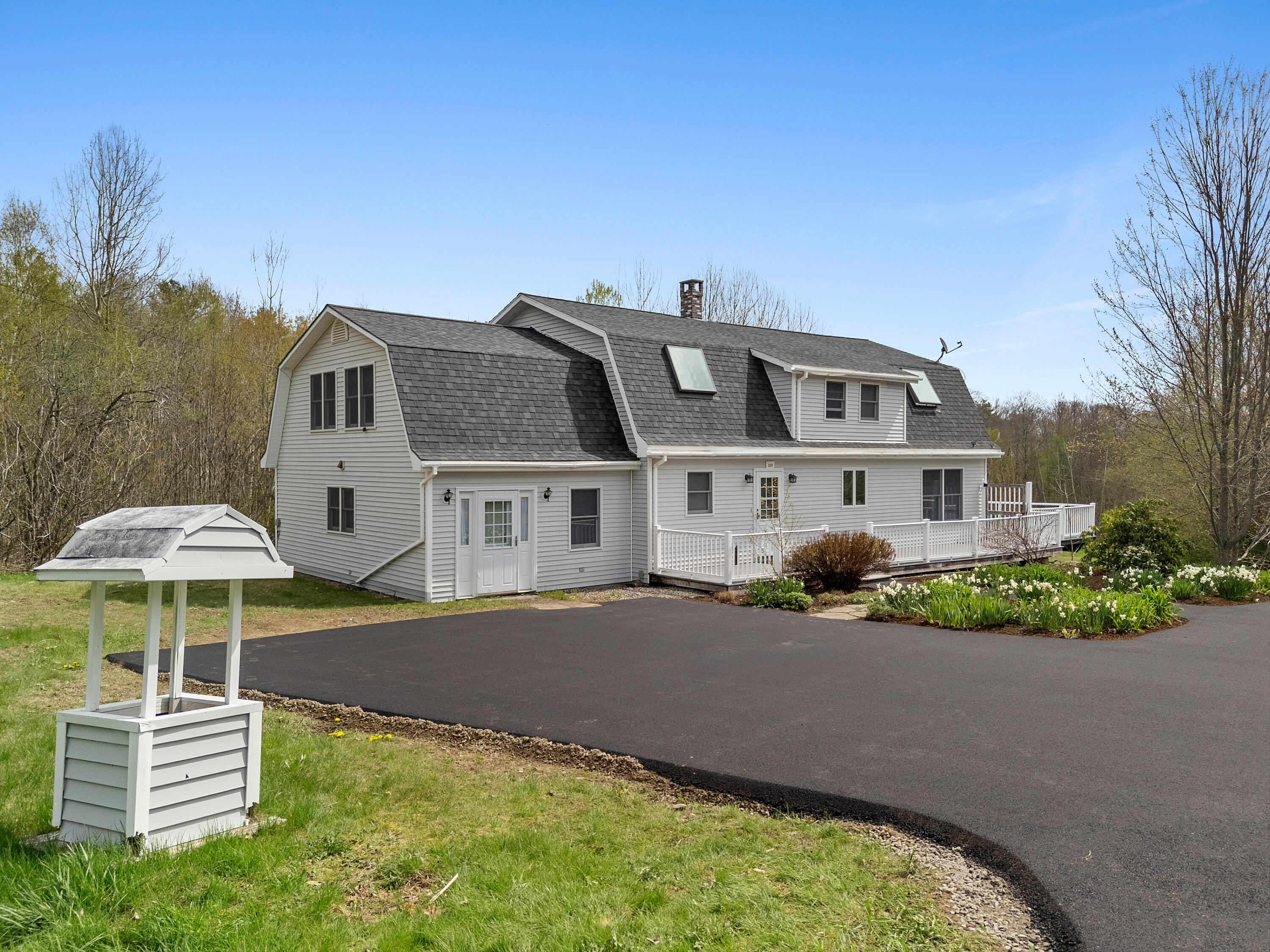 289 W Washington Road