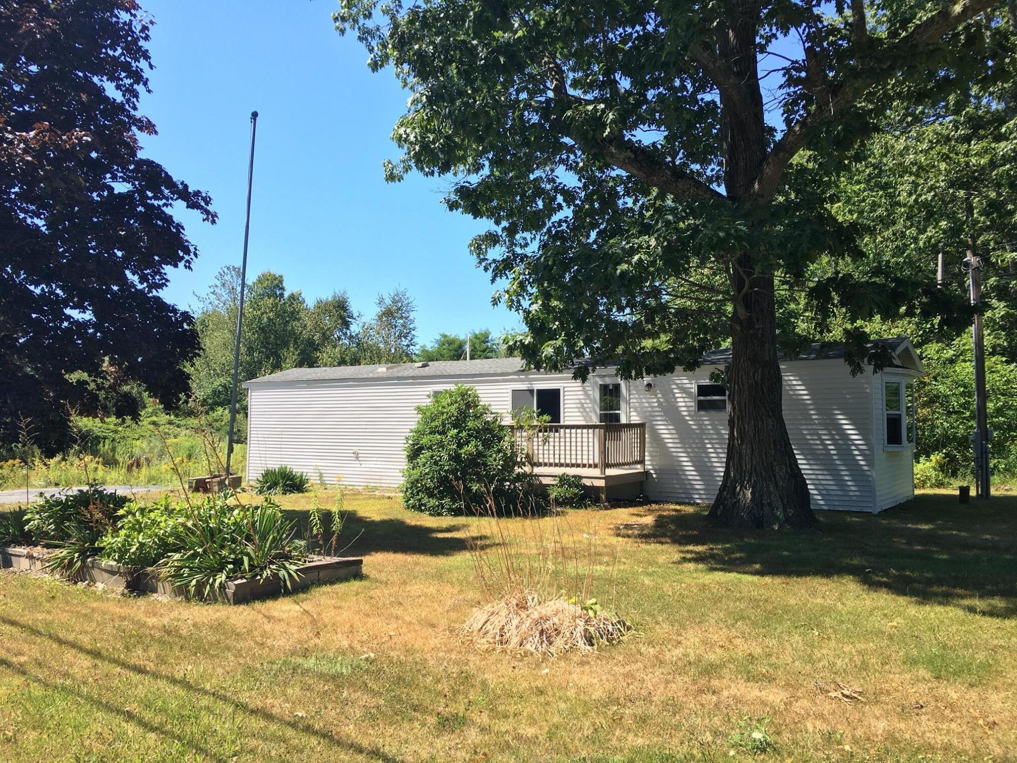 579 Commercial Street