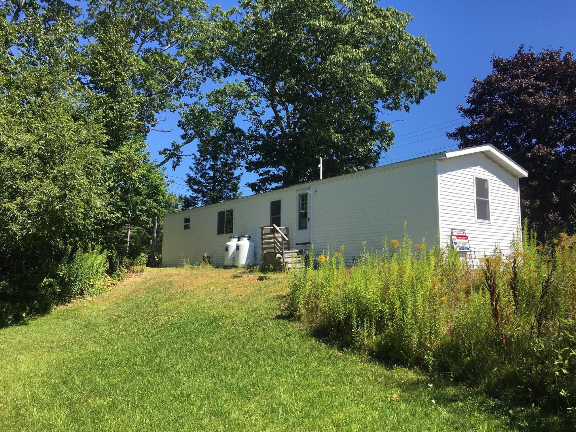 579 Commercial Street